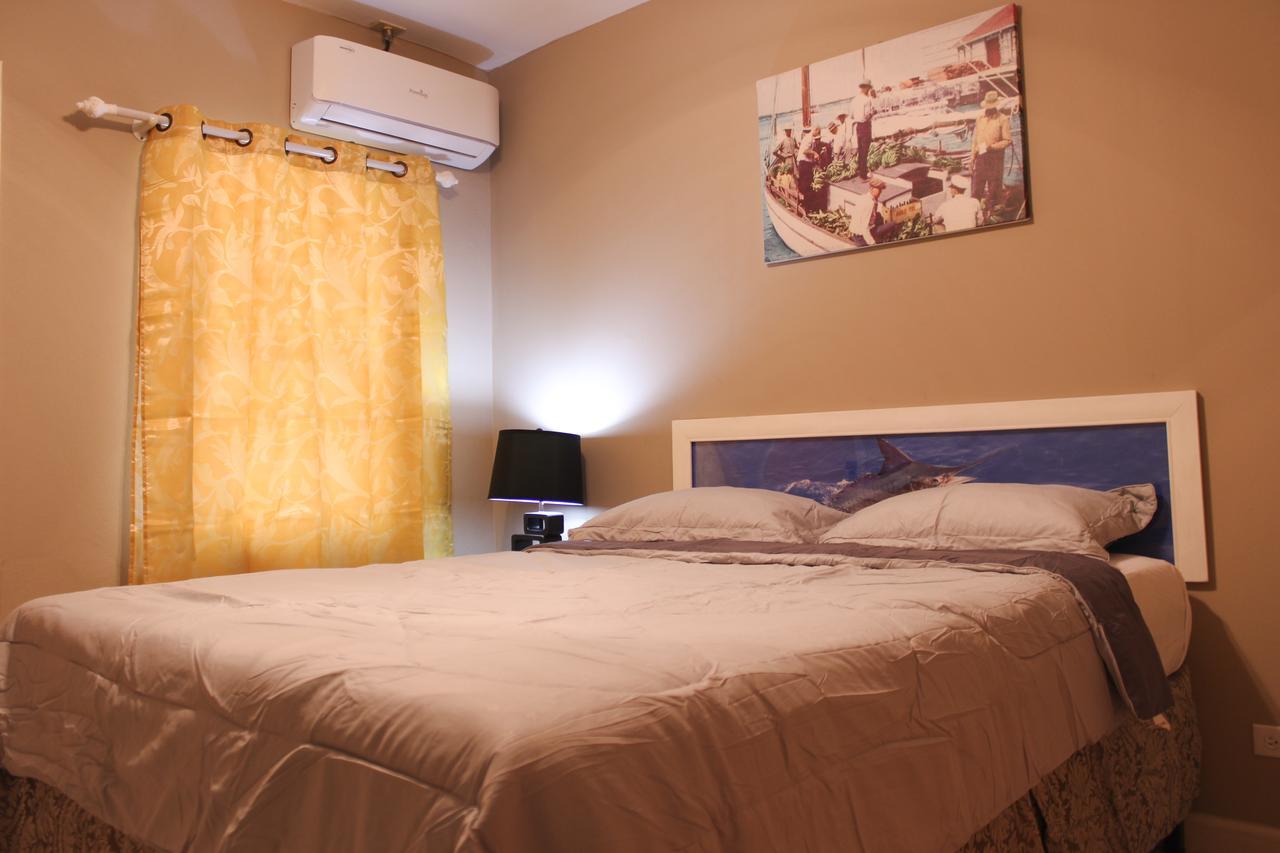 Hibiscus Inn Hotel Nassau Extérieur photo