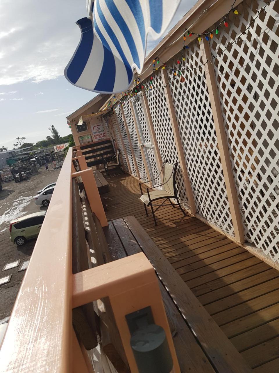 Hibiscus Inn Hotel Nassau Extérieur photo
